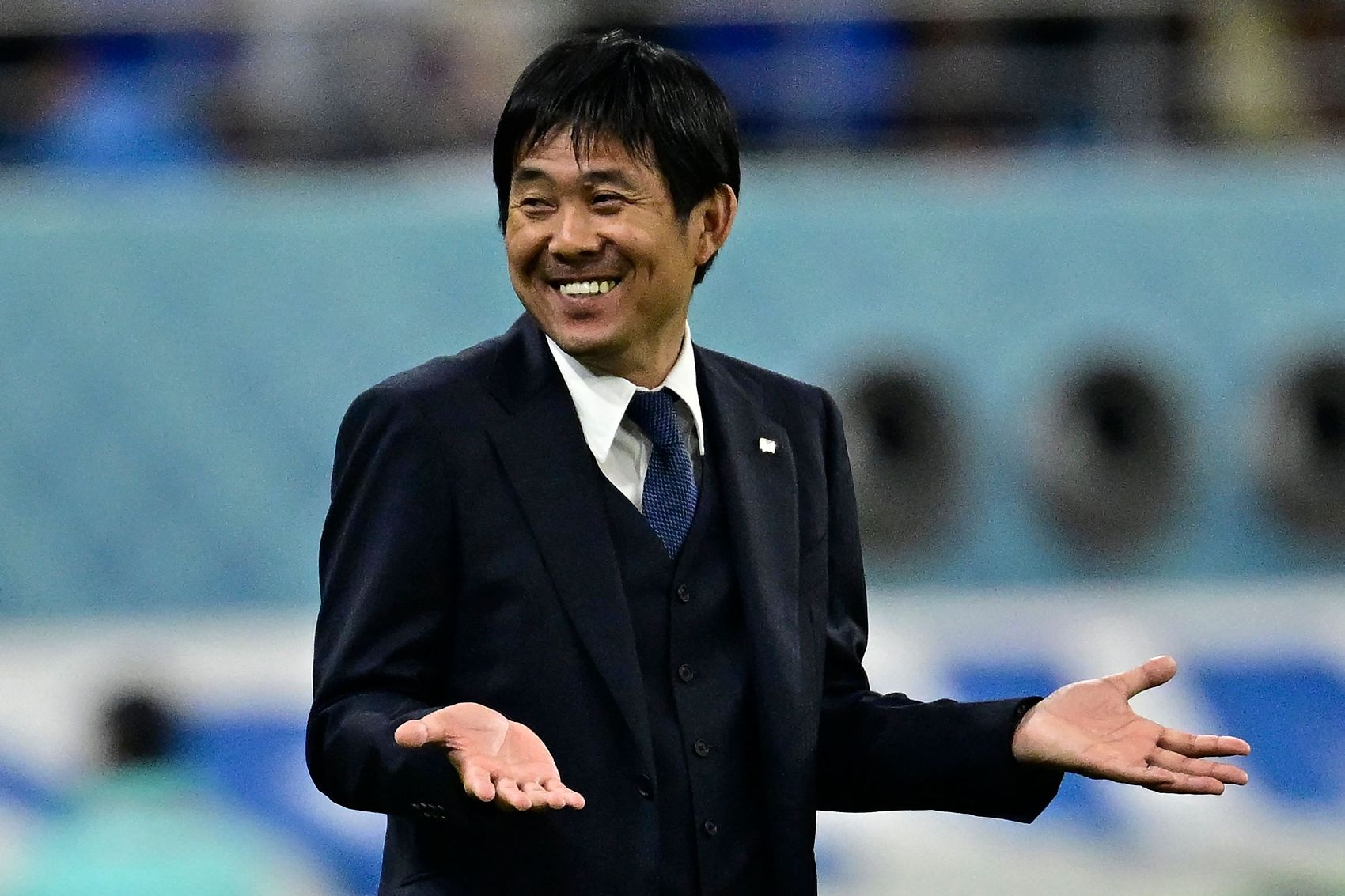 远藤航伤退世界杯 日本球迷炮轰森保一:后腰崩了还选前锋 远藤航伤退世界杯 日本球迷炮轰森保一:后腰崩了还选前锋