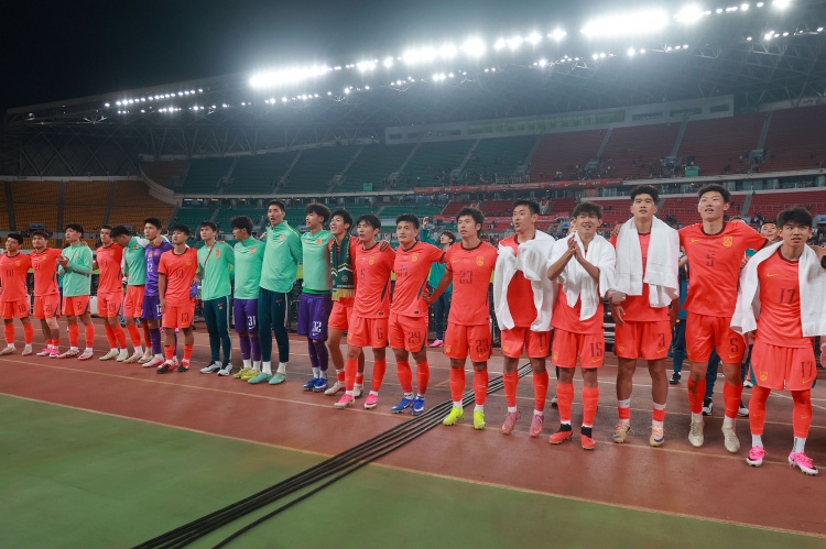 U23国足封闭热身4-0完胜香港 国家队休假一日未派员 U23国足封闭热身4-0完胜香港 国家队休假一日未派员